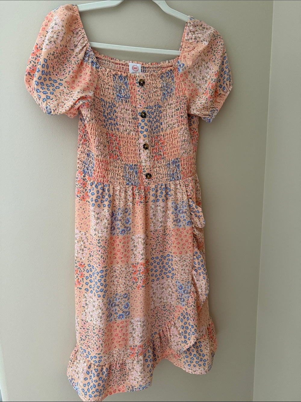 wonder nation 14/16 Like New Peach/Floral Patchwork faux buttons, ruffles